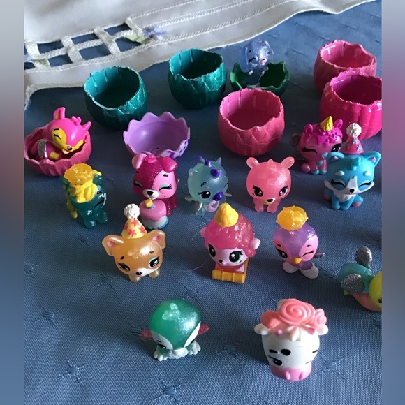 33 piece Hatchimal lot - Picture 2 of 3